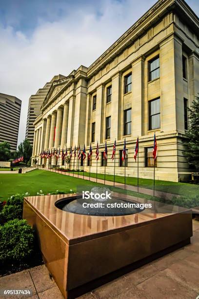 The State Capitol Building In Downtown Comubus Oh Usa Stock Photo - Download Image Now