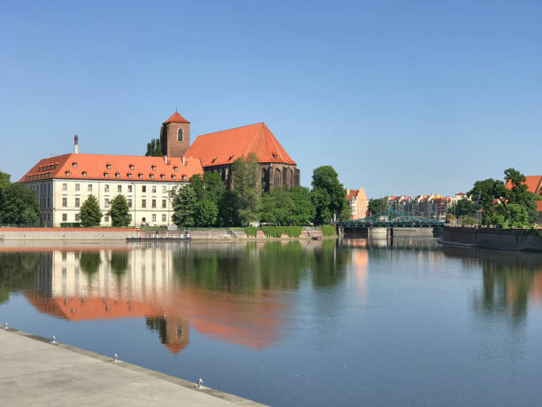 istock View to Ostrow Tumski, Wroclaw, Poland 695151242