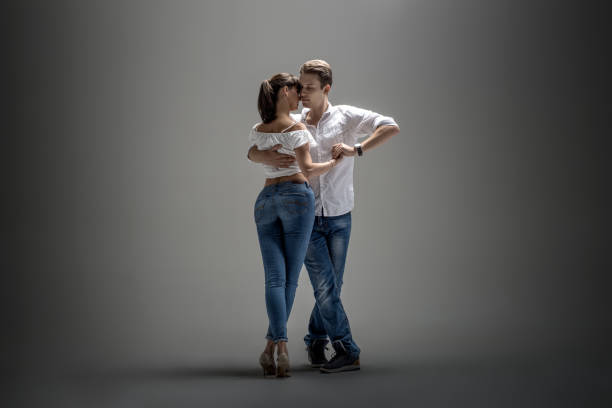 couple dancing social danse - sexual issues imagens e fotografias de stock