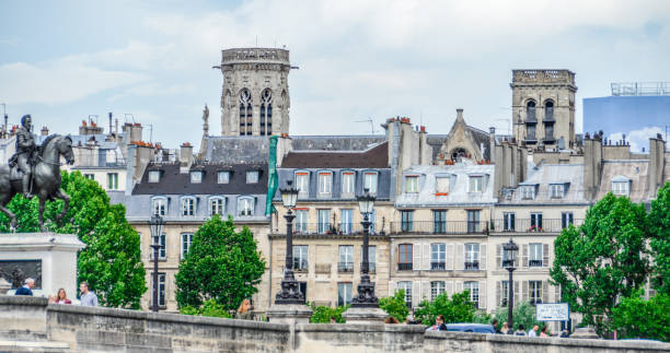 파리 건축양상 - art nouveau door paris france luxury 뉴스 사진 이미지