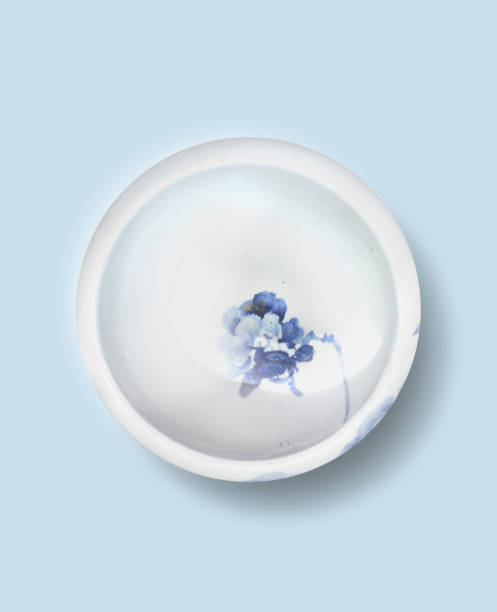 istock Chinese blue-and-white porcelain Plate 695361784
