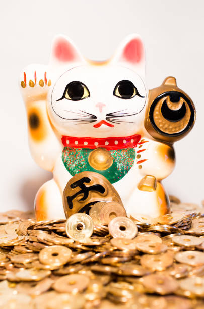 istock Beckoning cat and 5 yen ball 695413236