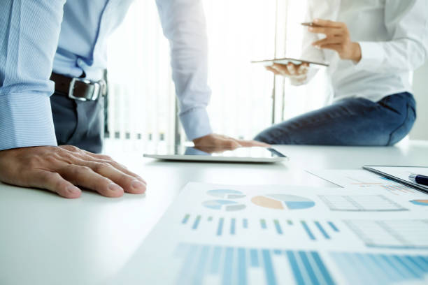 istock Startups businessmen teamwork brainstroming meeting to discuss plan startup project. 695450786