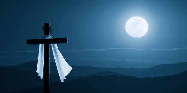 moonlit easter morning christian cross concept jesus risen at night - cross shape religion sky wood imagens e fotografias de stock