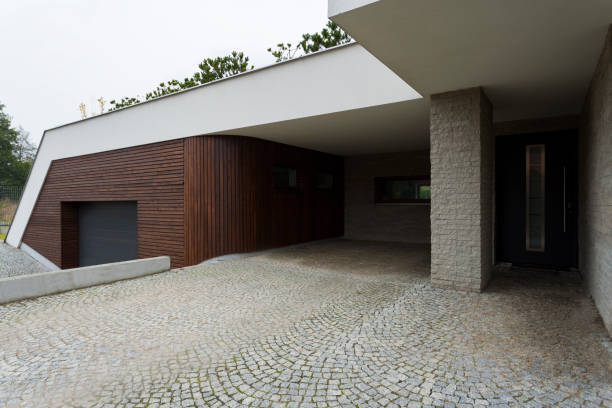 istock Entrance to the house 695523004