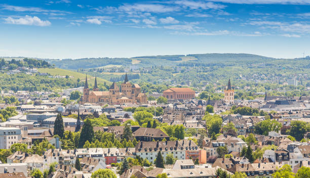 vista panorámica de alemania trier renania palatinado - trier fotografías e imágenes de stock