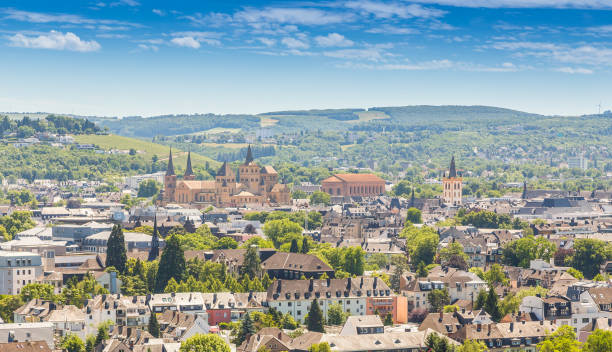 панорамный вид трир рейнланд пфальц германия - trier стоковые фото и изображения