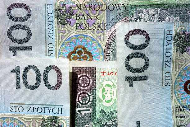istock Hundred zloty, polish banknotes 695559404