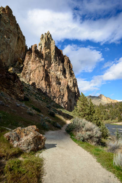 istock The Landscape of Smith Rock State Park 695577328