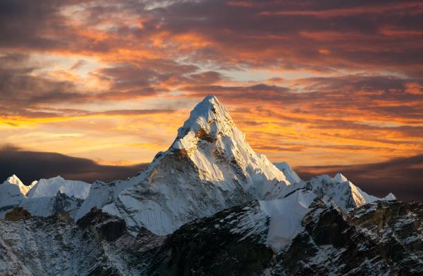 istock Evening panoramic view of mount Ama Dablam 695678214
