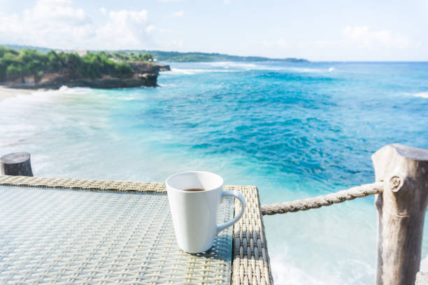 tempo de lazer em bali - nusa lembongan bali island beach - fotografias e filmes do acervo