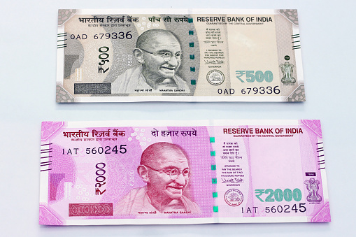 New Indian currency of 2000 rupee notes.