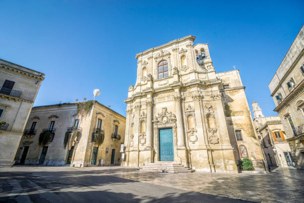 старая церковь в лечче, апулия, италия - lecce italy puglia church стоковые фото и изображения