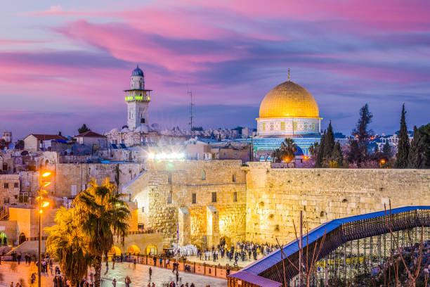 Old City of Jerusalem Skyline of the Old City at the Western Wall and Temple Mount in Jerusalem, Israel. minaret photos stock pictures, royalty-free photos & images