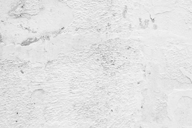 istock Wall fragment with attritions and cracks 695876628