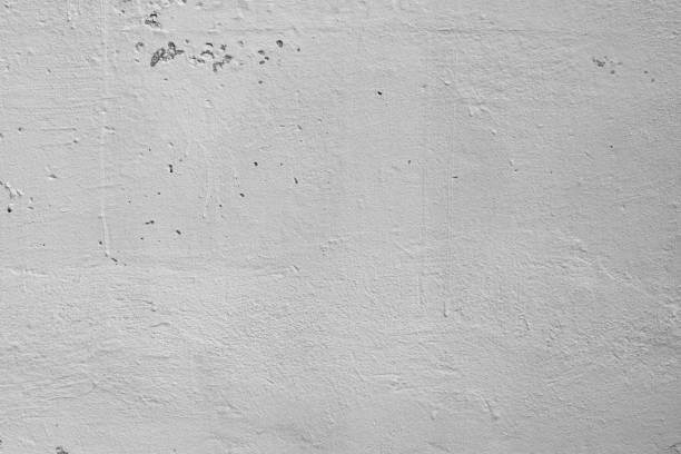 istock Wall fragment with attritions and cracks 695876736
