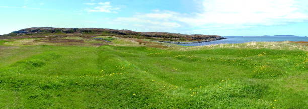 l'anse aux meadows panoramic view - l unesco imagens e fotografias de stock