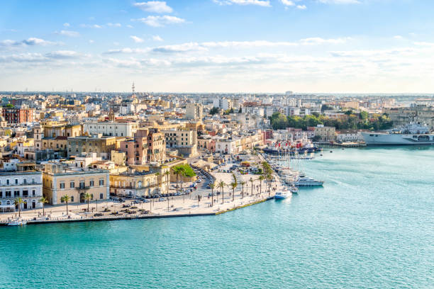 panorama aérea de brindisi, puglia, itália - brindisi - fotografias e filmes do acervo