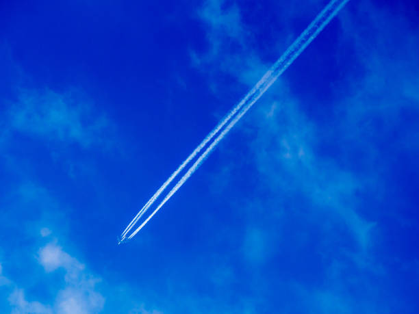 istock Airplane Vapor Trail 695916318