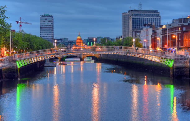 istock Ha Penny Bridge in Dublin, Ireland 695995564