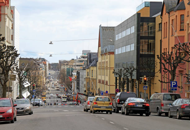 droga w centrum turku, finlandia - cross shape built structure building exterior apartment zdjęcia i obrazy z banku zdjęć