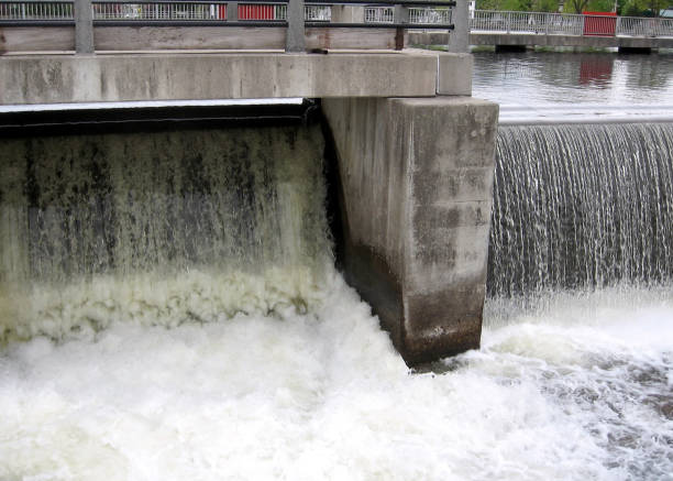 istock Rideau Canal Smiths Falls water discharge from the dam 2008 696060076