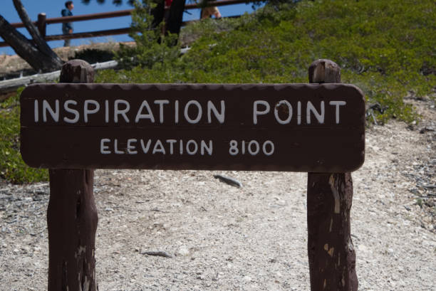 istock Inspiration Point Overlook Sign  in Bryce Canyon National Park 696077970