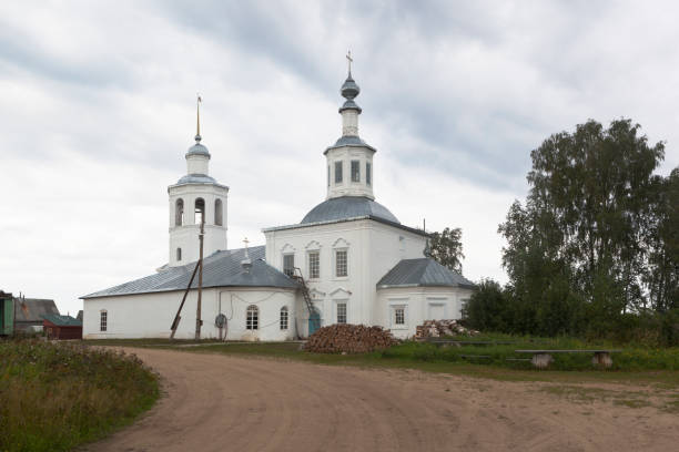 Church of the Trinity of the Life-Giving in the village of Vondokurye, Kotlas district, Arkhangelsk region Church of the Trinity of the Life-Giving in the village of Vondokurye, Kotlas district, Arkhangelsk region, Russia kotlas stock pictures, royalty-free photos & images