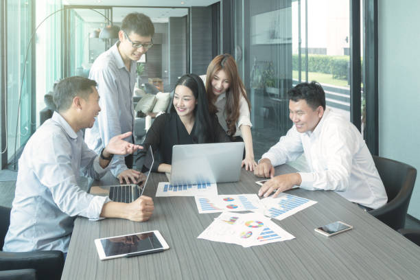 istock Asia Business Team Meeting Discussion Talking Concept 696333980