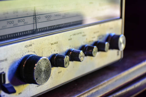 istock Antique Radio 696463660
