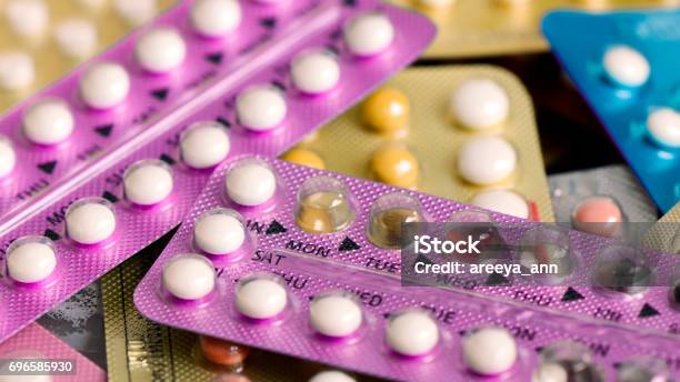 Antibabypille Auf Apotheke Zähler Stockfoto und mehr Bilder von Antibabypille - Antibabypille, Verhütungsmittel, Tablette