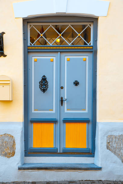 istock Old entrance door 696611934