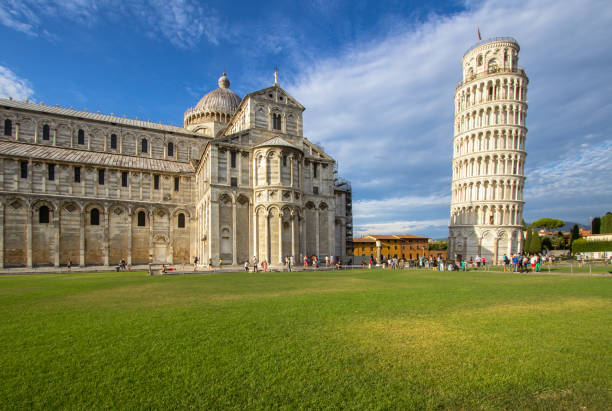 istock Leaning tower and Pisa cathedral, Pisa, Italy 696624154