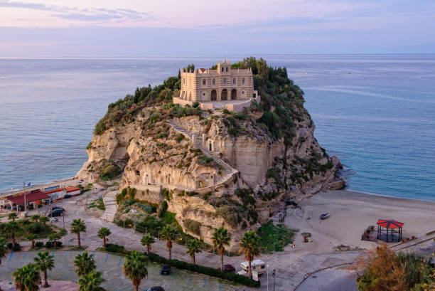 istock Santa Maria Island - Tropea 696862334