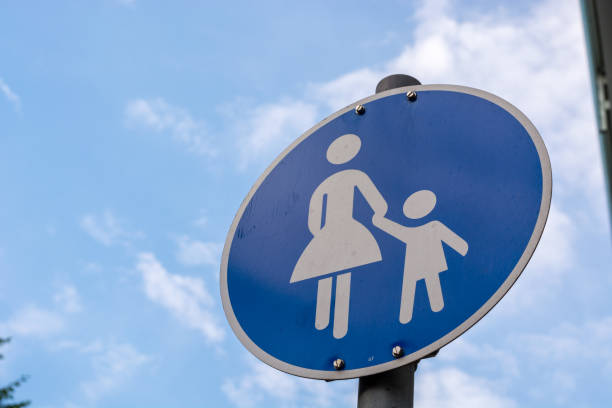 A German warning sign for families in the streets