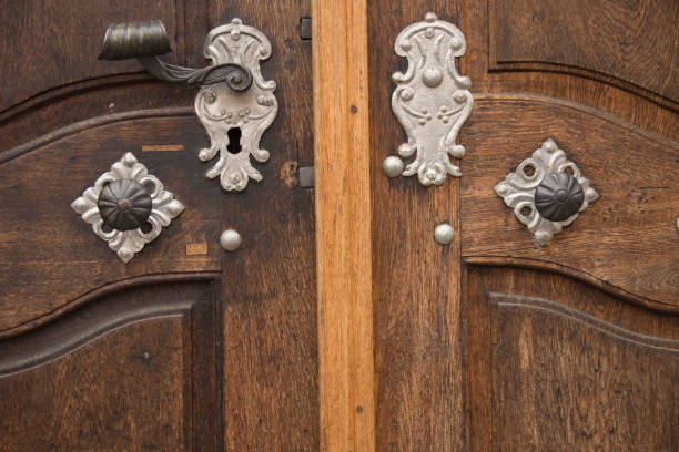 istock Old wooden door 696968330