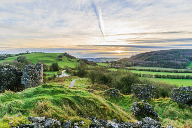 красивый ирландский пейзаж - ireland landscape стоковые фото и изображения
