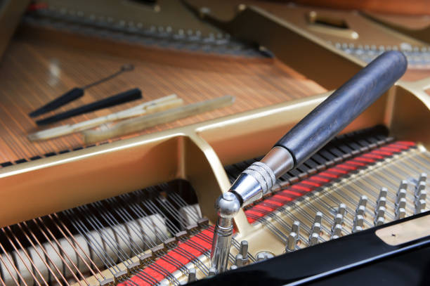 klavier-tuning-tool - piano pedal stock-fotos und bilder
