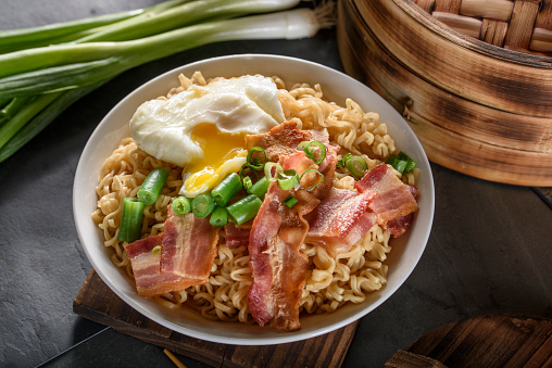 Ramen noodle with bacon and egg