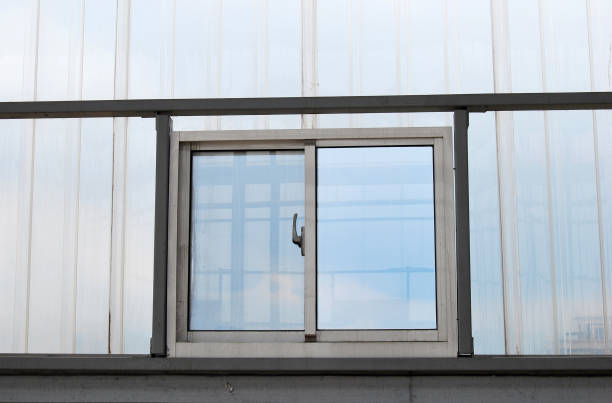 aluminium-fenster - aluminum glass house window stock-fotos und bilder