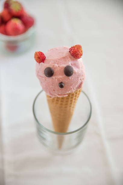 istock Strawberry ice cream in the bag 697173450