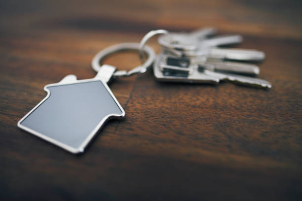 chave da casa - key house home interior key ring - fotografias e filmes do acervo