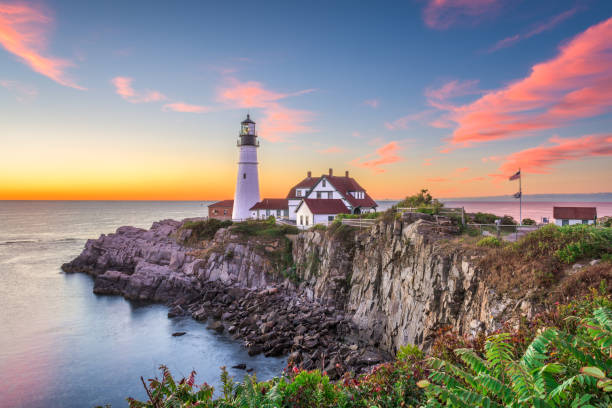 portland head light - maine photos et images de collection