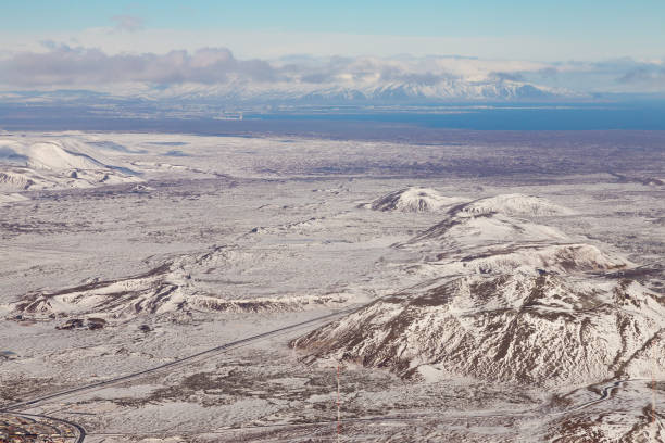 вид исландия горный зимний сезон - arctic snow ski glacier стоковые фото и изображения