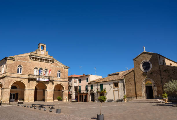 The main plaza of a small Italian town (Rocca San Giovanni - Italy) The main plaza of a small Italian town (Rocca San Giovanni - Italy) chieti stock pictures, royalty-free photos & images