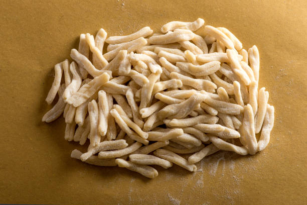 casserecce 이탈리아 파스타의 더미 - wheat pasta flour italy 뉴스 사진 이미지