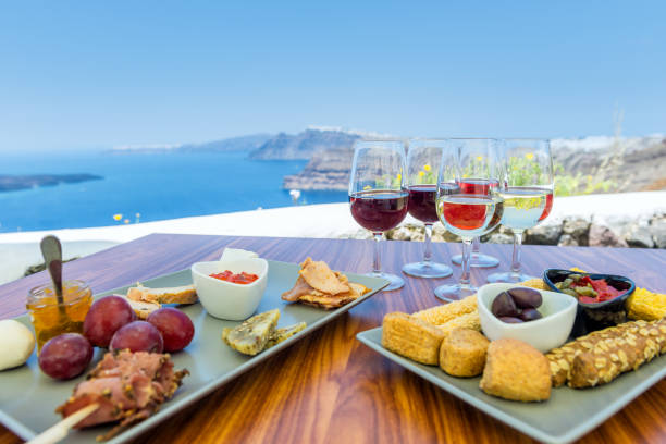 idyllisch, verkostung von griechischen spezialitäten - mediterranean cuisine mediterranean culture food bread stock-fotos und bilder