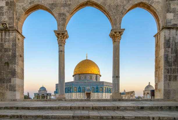felsendom in jerusalem - kuppeldach fotos stock-fotos und bilder