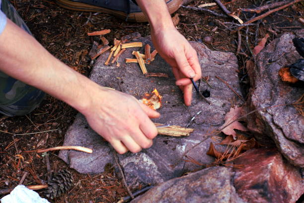protección de fuego nuevo - pedernal fotografías e imágenes de stock