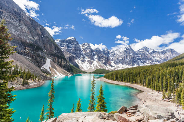 moraine lake im banff-nationalpark, kanadische rocky mountains, kanada. - 5412 stock-fotos und bilder